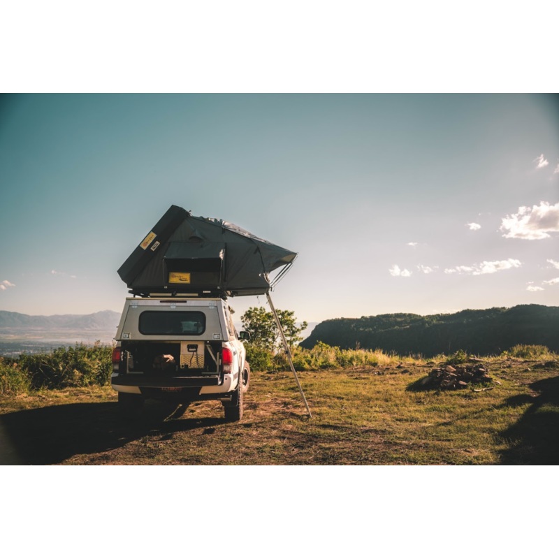Sabre Hard Shell Roof Top Tent